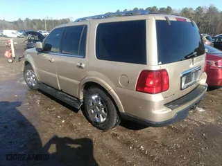 2005 Lincoln Navigator Luxury with VIN 5LMFU27505LJ13912, listed as a IAAI auction lot 41539095 with 1 mi miles. Bid and sale history available at carsss.com. Image 3.