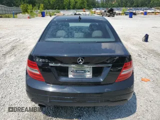 2013 Mercedes-Benz C 250 Sport z VIN WDDGF4HB4DR283410, wystawiony jako Copart lot #58934465 z przebiegiem 175 887 mil mil oraz Czysty tytuł • Clean title. Historia ofert i sprzedaży dostępna na DreamBid. Obrazek 6.