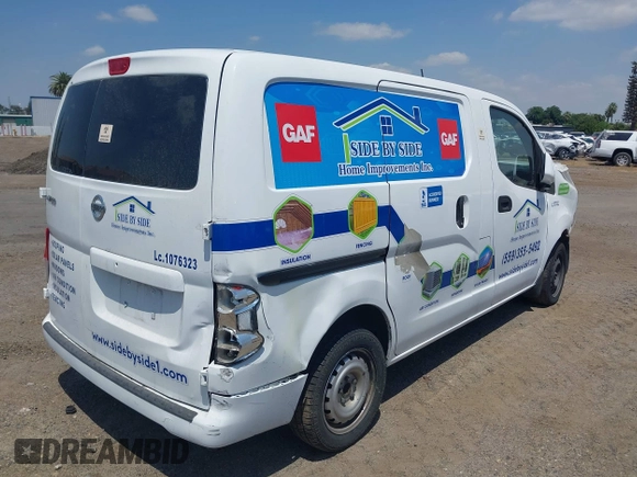 2018 Nissan NV200 SV z VIN 3N6CM0KN1JK701969, wystawiony jako IAAI lot #41600810 z przebiegiem Nie podano mil oraz . Historia ofert i sprzedaży dostępna na DreamBid. Obrazek 4.
