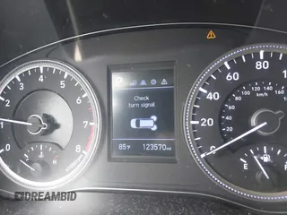 2019 Hyundai Santa Fe SE with VIN 5NMS23AD1KH074388, listed as a IAAI auction lot 41539007 with 123,570 mi miles. Bid and sale history available at carsss.com. Image 7.