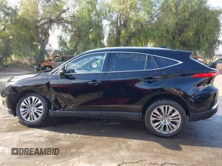 2023 Toyota Venza LE z VIN JTEAAAAHXPJ135577, wystawiony jako IAAI lot #41938935 z przebiegiem 74 046 mil mil oraz . Historia ofert i sprzedaży dostępna na DreamBid. Obrazek 14.