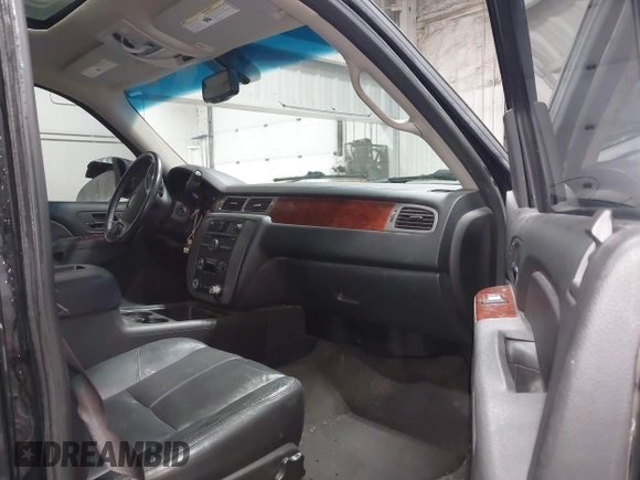 2013 GMC Yukon XL SLT z VIN 1GKS2KE74DR344229, wystawiony jako IAAI lot #42105738 z przebiegiem 147 339 mil mil oraz . Historia ofert i sprzedaży dostępna na DreamBid. Obrazek 5.