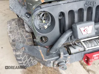 2007 Jeep Wrangler X z VIN 1J4GA39107L132865, wystawiony jako IAAI lot #42252972 z przebiegiem 101 114 mil mil oraz . Historia ofert i sprzedaży dostępna na DreamBid. Obrazek 6.