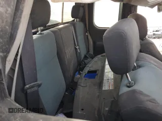 2004 Nissan Titan SE z VIN 1N6AA06B54N579678, wystawiony jako Copart lot #45513425 z przebiegiem Nie podano mil oraz Nie do naprawy • Non repairable. Historia ofert i sprzedaży dostępna na DreamBid. Obrazek 10.