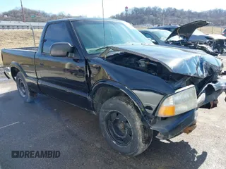 1998 GMC Sonoma with VIN 1GTCS1448WK502617, listed as a IAAI auction lot 41476320 with 220,435 mi miles. Bid and sale history available at carsss.com. Image 1.