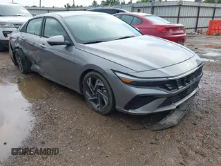 2024 Hyundai Elantra Limited z VIN KMHLP4DG5RU818266, wystawiony jako IAAI lot #42510388 z przebiegiem 21 888 mil mil oraz . Historia ofert i sprzedaży dostępna na DreamBid. Obrazek 1.