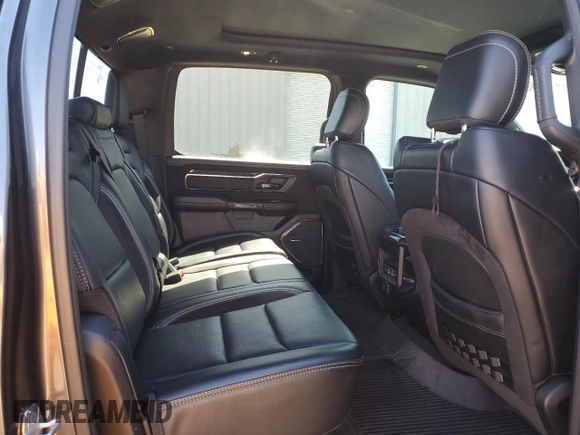 2021 Ram 1500 с VIN NCS107300, выставлен на аукционе Copart как лот 50989205 с пробегом 25 121 миль миль и Списание • Salvage title. История ставок и продаж доступна на DreamBid. Изображение 10.