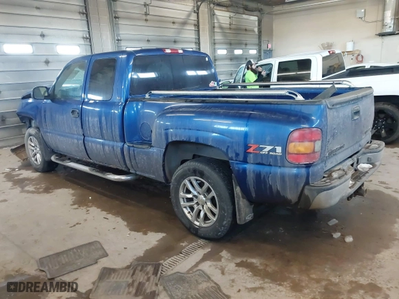 2003 Chevrolet Silverado 1500 LS with VIN 1GCEK19T83Z253084, listed as a IAAI auction lot 41500712 with 306,870 mi miles. Bid and sale history available at carsss.com. Image 3.