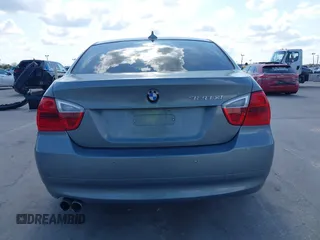 2008 BMW 3 Series 328xi z VIN WBAVC93558K036126, wystawiony jako IAAI lot #41520761 z przebiegiem 96 034 mil mil oraz . Historia ofert i sprzedaży dostępna na DreamBid. Obrazek 16.