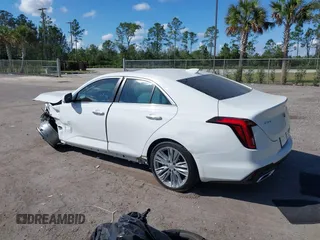 2025 Cadillac CT4 Premium Luxury z VIN 1G6DB5RK3S0110690, wystawiony jako IAAI lot #41540815 z przebiegiem 1 749 mil mil oraz . Historia ofert i sprzedaży dostępna na DreamBid. Obrazek 3.