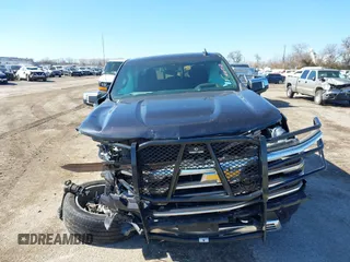 2022 Chevrolet Silverado 1500 with VIN 1GCUDJET3NZ633089, listed as a IAAI auction lot 41419358 with 43,152 mi miles and . Bid and sale history available at DreamBid. Image 12.
