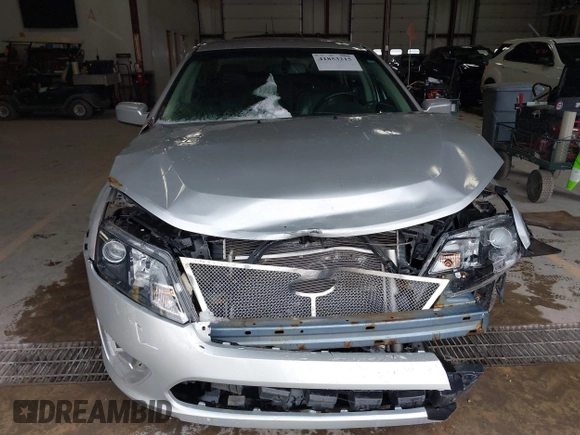 2010 Ford Fusion SEL with VIN 3FAHP0JA6AR427888, listed as a IAAI auction lot 41853215 with 186,581 mi miles. Bid and sale history available at carsss.com. Image 12.