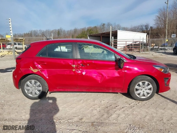 2023 Kia Rio 5-Door S with VIN 3KPA25AD5PE562295, listed as a IAAI auction lot 38591522 with 9,186 mi miles. Bid and sale history available at carsss.com. Image 13.