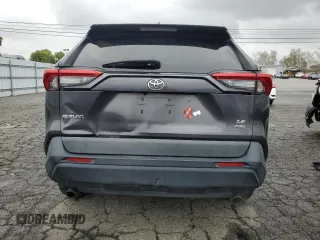 2021 Toyota RAV4 LE with VIN 2T3F1RFV7MW185857, listed as a Copart auction lot 48981415 with 141,072 mi miles and Clean Title. Bid and sale history available at carsss.com. Image 6.