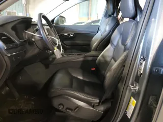 2020 Volvo XC90 Momentum with VIN YV4A221K6L1565925, listed as a Copart auction lot 82684524 with 82,367 mi miles and Salvage Title. Bid and sale history available at DreamBid. Image 7.