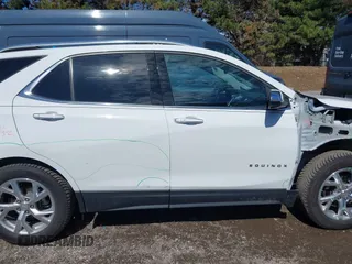 2020 Chevrolet Equinox Premier with VIN 3GNAXNEV2LS512722, listed as a IAAI auction lot 41821007 with 46,836 mi miles. Bid and sale history available at carsss.com. Image 14.