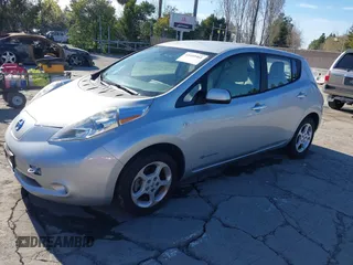 2011 Nissan LEAF SL-e z VIN JN1AZ0CP9BT000778, wystawiony jako IAAI lot #41655461 z przebiegiem 99 048 mil mil oraz . Historia ofert i sprzedaży dostępna na DreamBid. Obrazek 2.