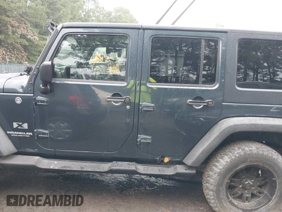 2008 Jeep Wrangler Unlimited X с VIN 1J4GA39178L588637, выставлен на аукционе IAAI как лот 42493509 с пробегом 85 601 миль миль и . История ставок и продаж доступна на DreamBid. Изображение 14.