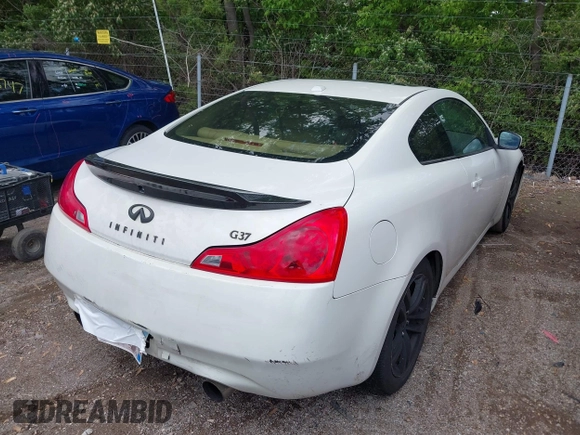2008 Infiniti G37 Journey with VIN JNKCV64E68M127863, listed as a IAAI auction lot 42199662 with 141,765 mi miles. Bid and sale history available at carsss.com. Image 4.