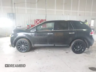 2013 Lincoln MKX z VIN 2LMDJ8JK0DBL27516, wystawiony jako IAAI lot #41468582 z przebiegiem 107 871 mil mil oraz . Historia ofert i sprzedaży dostępna na DreamBid. Obrazek 14.