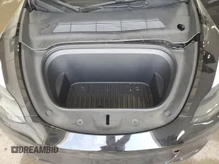 2022 Tesla Model Y Performance z VIN 7SAYGDEF7NF523532, wystawiony jako Copart lot #59949915 z przebiegiem 50 428 mil mil oraz Szkoda całkowita • Salvage title. Historia ofert i sprzedaży dostępna na DreamBid. Obrazek 12.