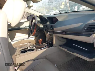2010 Mercedes-Benz E 550 with VIN WDDKJ7CB9AF032400, listed as a IAAI auction lot 42121696 with Not provided miles and . Bid and sale history available at DreamBid. Image 5.