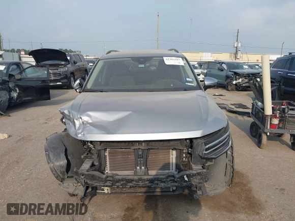 2024 Volkswagen Tiguan S with VIN 3VVRB7AX2RM185718, listed as a IAAI auction lot 42303387 with 30,761 mi miles and . Bid and sale history available at DreamBid. Image 13.