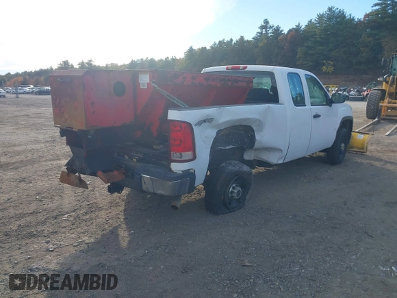 2009 GMC Sierra 2500HD z VIN 1GTHK49K69E135170, wystawiony jako IAAI lot #40495900 z przebiegiem 209 739 mil mil oraz . Historia ofert i sprzedaży dostępna na DreamBid. Obrazek 4.