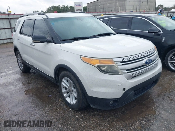 2011 Ford Explorer XLT with VIN 1FMHK7D8XBGA35754, listed as a IAAI auction lot 41563496 with 162,605 mi miles and . Bid and sale history available at carsss.com. Image 1.