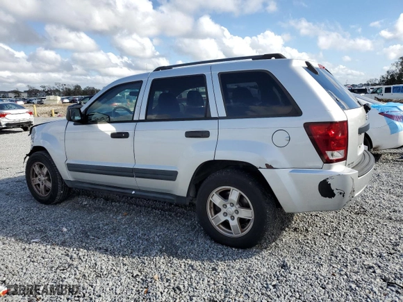 2005 Jeep Grand Cherokee Laredo with VIN 1J4GS48K55C641845, listed as a Copart auction lot 85144244 with 178,031 mi miles and Salvage Title. Bid and sale history available at carsss.com. Image 2.