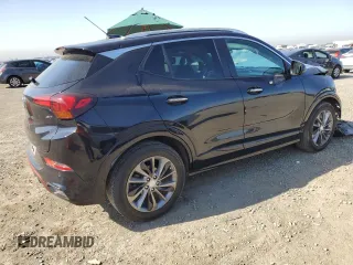 2020 Buick Encore GX Select z VIN KL4MMDSL2LB092302, wystawiony jako Copart lot #52557685 z przebiegiem 40 632 mil mil oraz Szkoda całkowita • Salvage title. Historia ofert i sprzedaży dostępna na DreamBid. Obrazek 3.