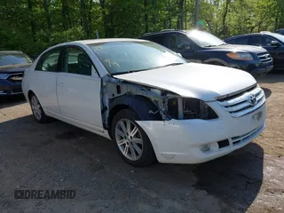2007 Toyota Avalon XL z VIN 4T1BK36B47U244908, wystawiony jako IAAI lot #42165855 z przebiegiem 156 849 mil mil oraz . Historia ofert i sprzedaży dostępna na DreamBid. Obrazek 1.