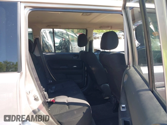 2005 Scion xB z VIN JTLKT324954026022, wystawiony jako IAAI lot #42073838 z przebiegiem 106 887 mil mil oraz . Historia ofert i sprzedaży dostępna na DreamBid. Obrazek 8.