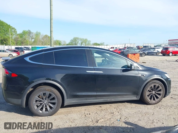 2017 Tesla Model X 90D z VIN 5YJXCAE29HF078571, wystawiony jako IAAI lot #42050041 z przebiegiem 216 874 mil mil oraz . Historia ofert i sprzedaży dostępna na DreamBid. Obrazek 13.
