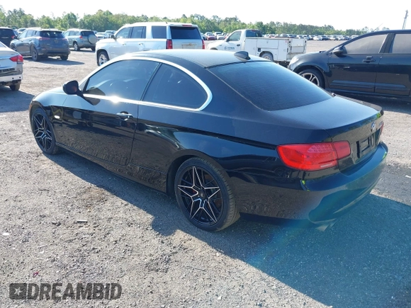 2013 BMW 3 Series 328i xDrive with VIN WBAKF5C51DJ297708, listed as a IAAI auction lot 41736962 with 113,064 mi miles. Bid and sale history available at carsss.com. Image 3.