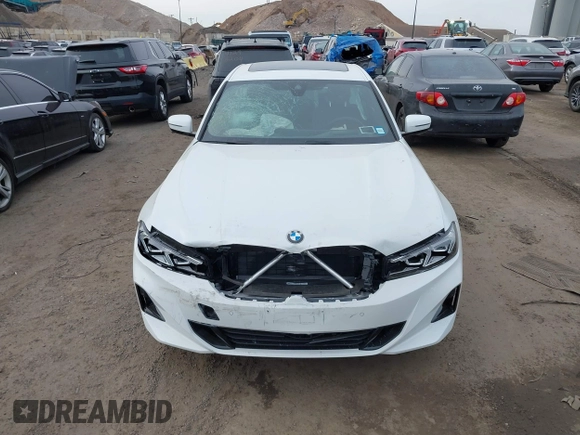 2024 BMW 3 Series 330i xDrive with VIN 3MW89FF04R8E84855, listed as a IAAI auction lot 41318061 with 1,047 mi miles. Bid and sale history available at carsss.com. Image 12.