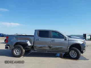 2021 Chevrolet Silverado 1500 LT with VIN 3GCPWCED0MG426296, listed as a IAAI auction lot 42032758 with 45,423 mi miles and . Bid and sale history available at DreamBid. Image 13.