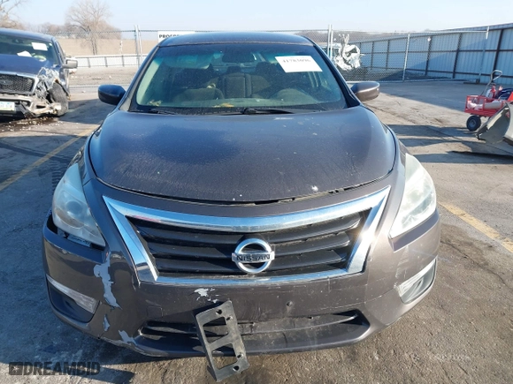 2013 Nissan Altima 2.5 SV with VIN 1N4AL3AP0DN471377, listed as a IAAI auction lot 41783096 with 105,664 mi miles. Bid and sale history available at carsss.com. Image 11.