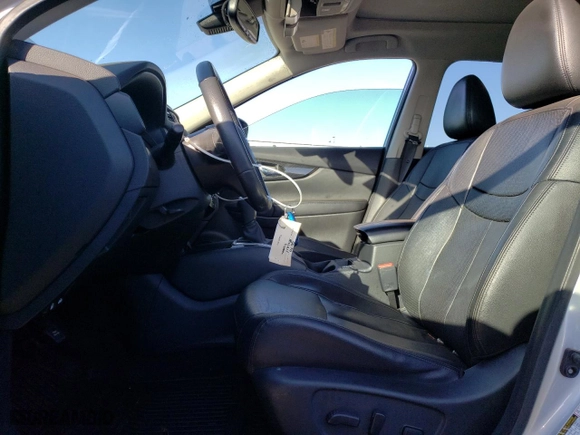 2017 Nissan Rogue SV with VIN 5N1AT2MV5HC761805, listed as a Copart auction lot 49033325 with 86,398 mi miles and Salvage Title. Bid and sale history available at carsss.com. Image 7.