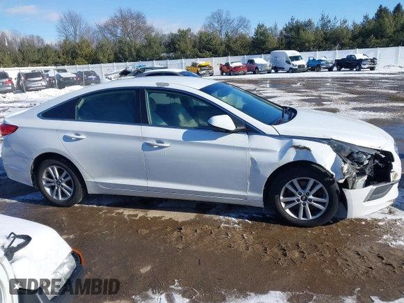2016 Hyundai Sonata SE z VIN 5NPE24AF0GH371005, wystawiony jako IAAI lot #41269554 z przebiegiem 146 640 mil mil oraz . Historia ofert i sprzedaży dostępna na DreamBid. Obrazek 13.
