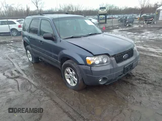 2005 Ford Escape XLT с VIN 1FMYU93135KA74858, выставлен на аукционе IAAI как лот 40378248 с пробегом 181 714 миль миль и . История ставок и продаж доступна на DreamBid. Изображение 1.