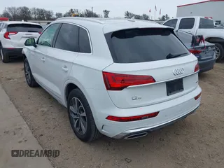 2023 Audi Q5 S line Premium with VIN WA1GAAFYXP2164279, listed as a IAAI auction lot 41315386 with 8,911 mi miles. Bid and sale history available at carsss.com. Image 3.