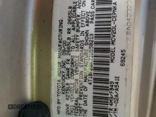 2001 Toyota Camry LE z VIN 4T1BF28K71U958213, wystawiony jako Copart lot #53208995 z przebiegiem 321 617 mil mil oraz Szkoda całkowita • Salvage title. Historia ofert i sprzedaży dostępna na DreamBid. Obrazek 14.