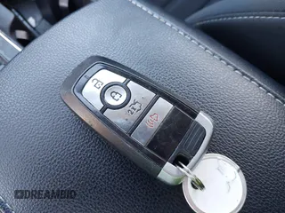 2020 Ford Fusion SE с VIN 3FA6P0HD1LR122177, выставлен на аукционе IAAI как лот 41749652 с пробегом 54 365 миль миль и . История ставок и продаж доступна на DreamBid. Изображение 11.