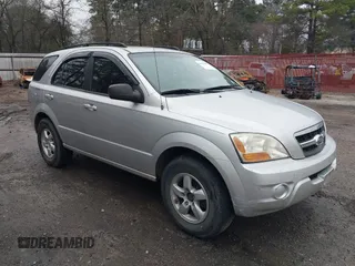 2009 Kia Sorento LX with VIN KNDJD735695888603, listed as a IAAI auction lot 41424007 with 201,152 mi miles. Bid and sale history available at carsss.com. Image 1.