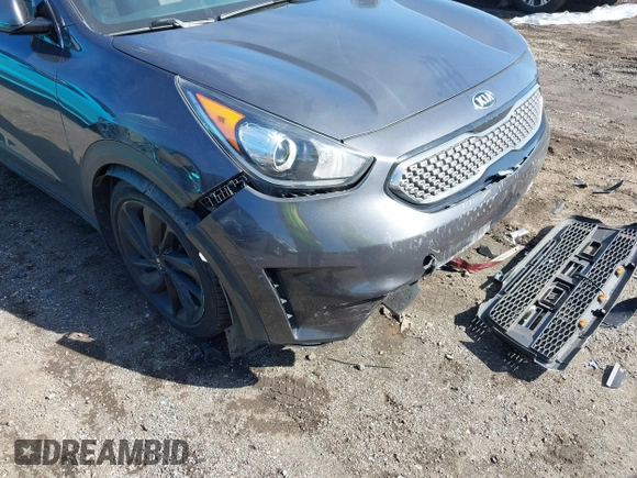 2018 Kia Niro EX with VIN KNDCC3LC6J5137430, listed as a IAAI auction lot 41804509 with 139,140 mi miles. Bid and sale history available at carsss.com. Image 18.