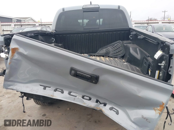 2018 Toyota Tacoma SR5 with VIN 5TFAZ5CNXJX065431, listed as a IAAI auction lot 41491056 with 39,024 mi miles and . Bid and sale history available at DreamBid. Image 18.