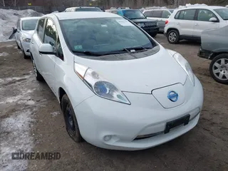 2013 Nissan LEAF S with VIN 1N4AZ0CP9DC416626, listed as a IAAI auction lot 41652703 with 86,116 mi miles. Bid and sale history available at carsss.com. Image 1.