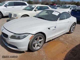 2011 BMW Z4 sDrive30i with VIN WBALM5C55BE380154, listed as a IAAI auction lot 41815724 with 118,062 mi miles. Bid and sale history available at carsss.com. Image 2.