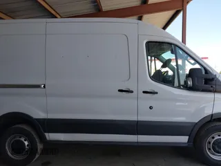 2018 Ford Transit с VIN 1FTYR1CM6JKA17257, выставлен на аукционе IAAI как лот 42487936 с пробегом 141 684 миль миль и . История ставок и продаж доступна на DreamBid. Изображение 13.